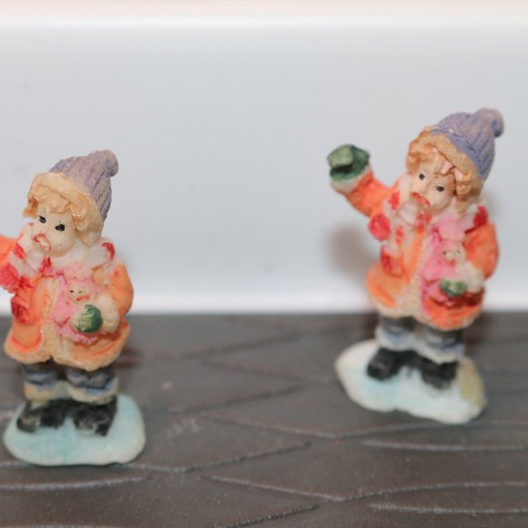 Large pieces CHRISTMAS VILLAGE Figurine Lot People Accessories figures lot #2 - Picture 3 of 9